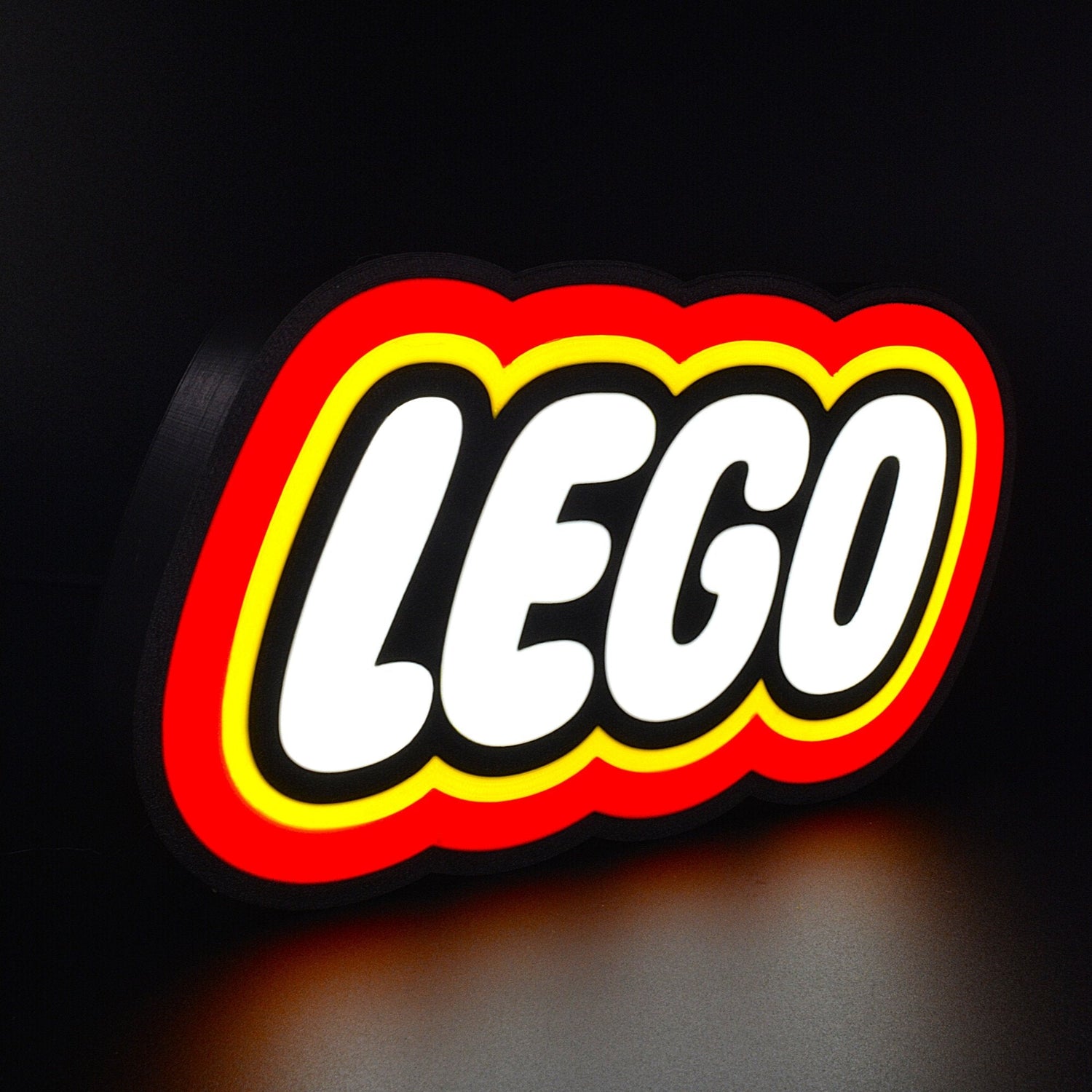 Lampe LED Logo Lego. Décoration lumineuse pour la maison, chambre, salle de jeux, bureau, setup gaming, chambre d'enfant. Couleurs rouge, jaune, blanc, noir . Connection Usb C. - Lampe LED Lego - Chroma Craft - Lampe LED