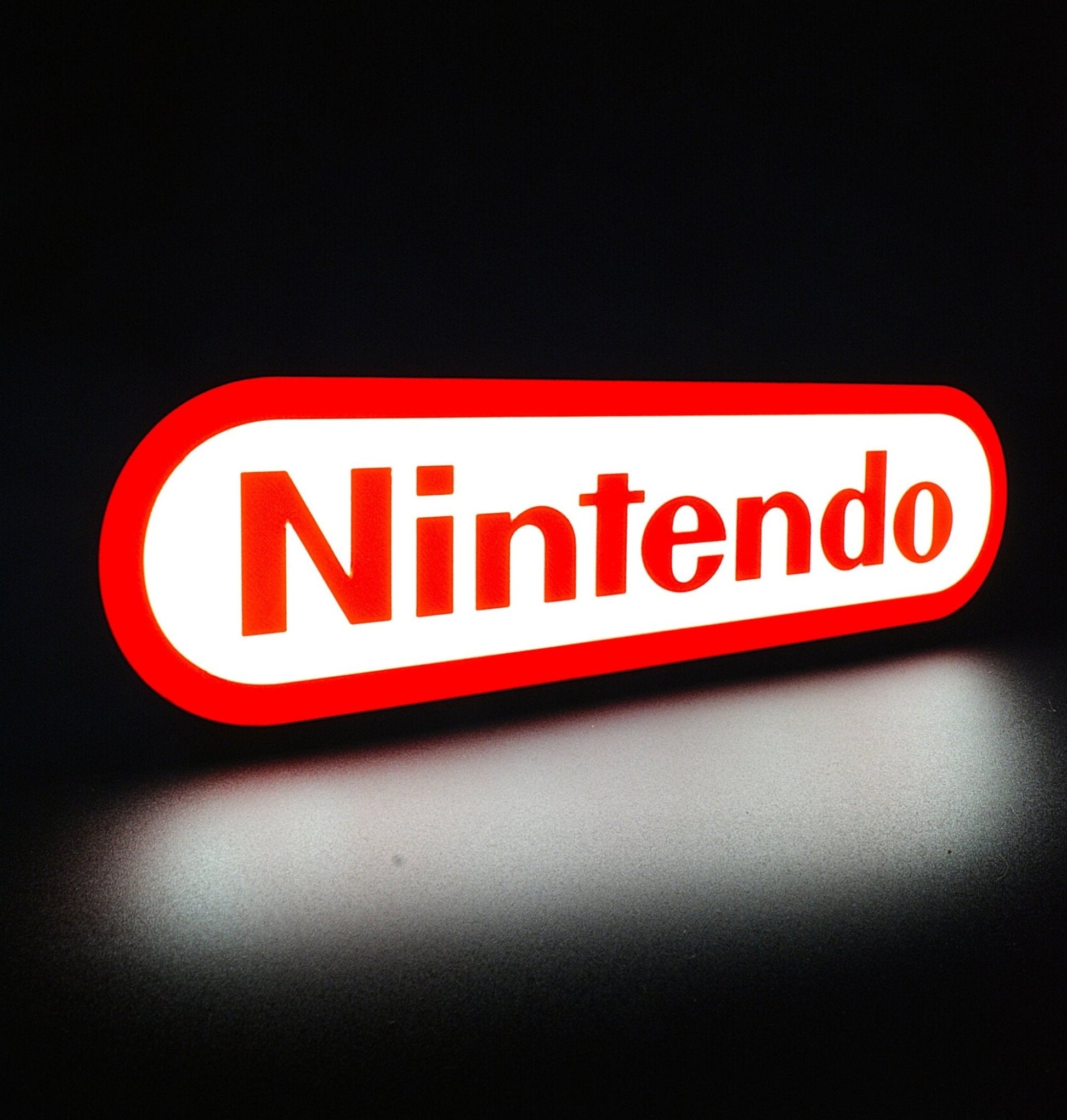 Lampe LED Logo Nintendo. Décoration lumineuse pour la maison, chambre, salle de jeux, bureau, setup gaming, chambre d'enfant. Couleurs rouge, blanc. Connection Usb C. - Lampe LED Nintendo - Chroma Craft - Lampe LED