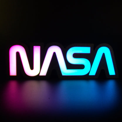 Lampe LED RGB Logo Nasa. Décoration lumineuse pour la maison, chambre, salle de jeux, bureau, setup gaming, chambre d'enfant. Connection Usb C. - Lampe LED RGB NASA - Chroma Craft - Lampe LED