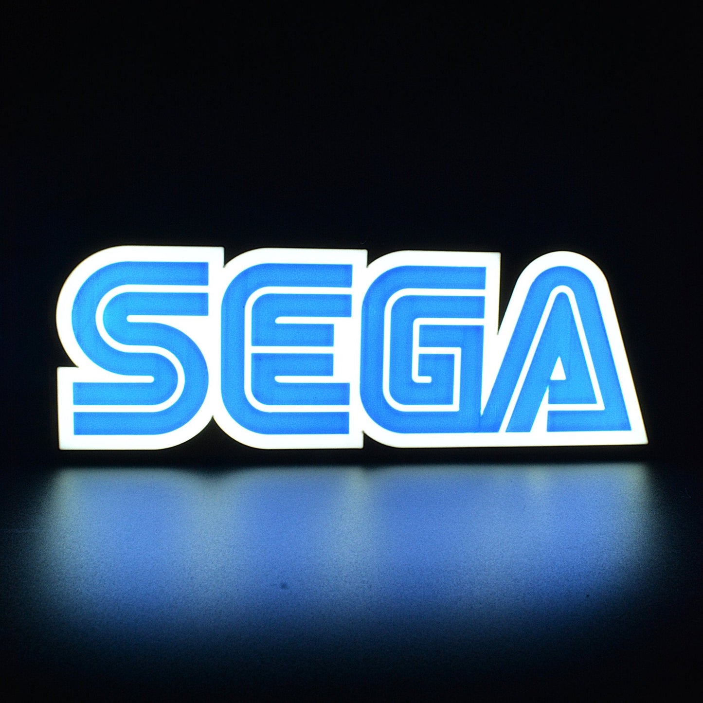 Lampe LED Logo SEGA. Décoration lumineuse pour la maison, chambre, salle de jeux, bureau, setup gaming, chambre d'enfant. Couleur bleu, blanc. Connection Usb C. - Lampe LED Sega - Chroma Craft - Lampe LED